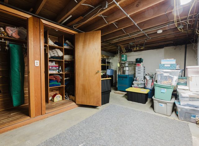 29 Evergreen St, Fairhaven, MA 02719