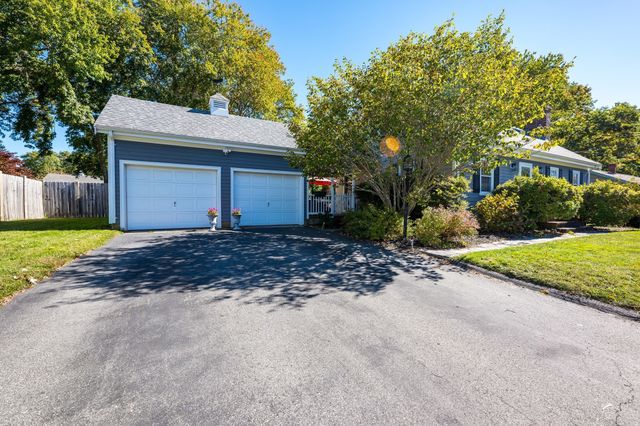 29 Evergreen St, Fairhaven, MA 02719