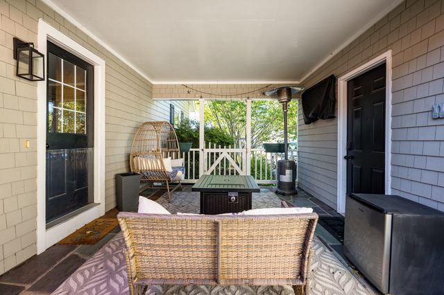 29 Evergreen St, Fairhaven, MA 02719