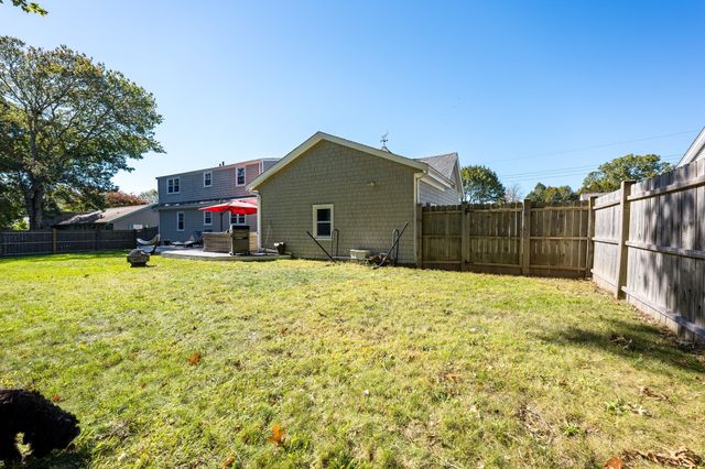 29 Evergreen St, Fairhaven, MA 02719