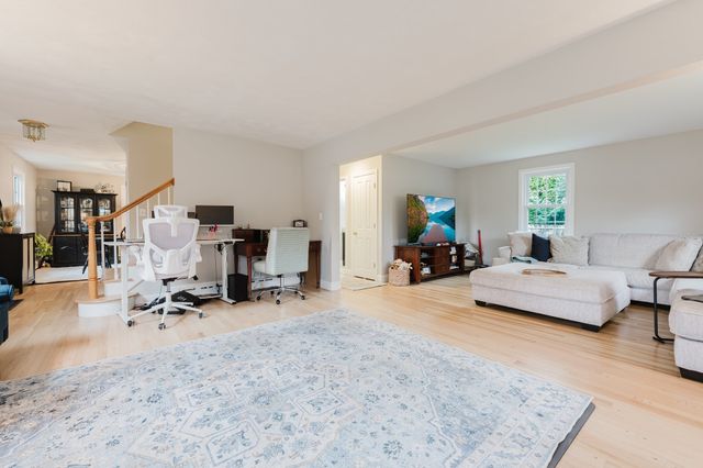 29 Evergreen St, Fairhaven, MA 02719