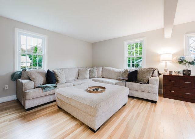 29 Evergreen St, Fairhaven, MA 02719