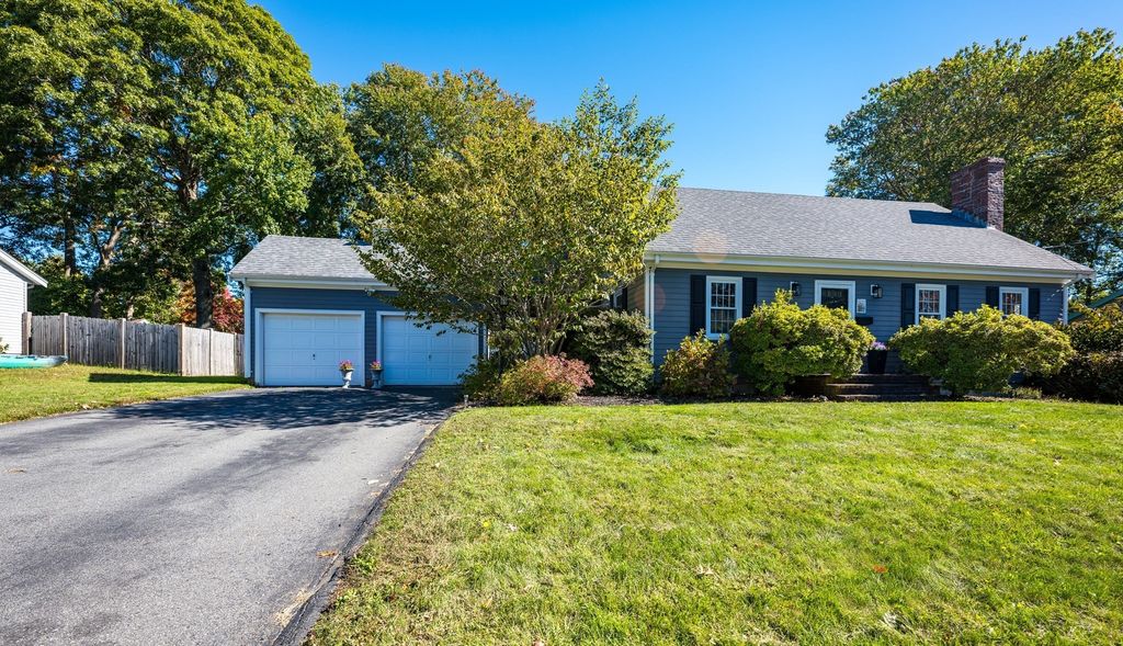 29 Evergreen St, Fairhaven, MA 02719