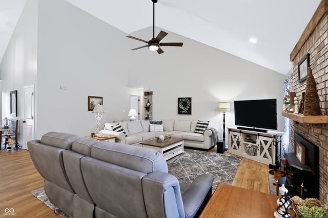 3290 W Sunset Drive S, Greenfield, IN 46140