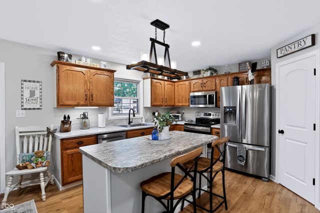3290 W Sunset Drive S, Greenfield, IN 46140