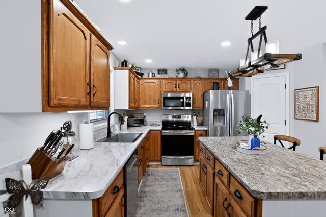 3290 W Sunset Drive S, Greenfield, IN 46140