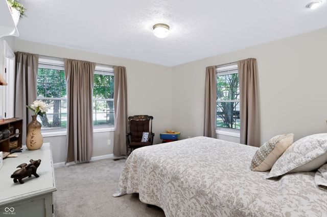 3290 W Sunset Drive S, Greenfield, IN 46140
