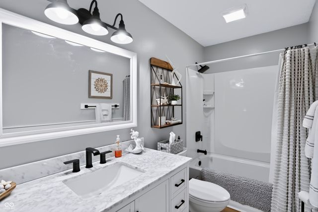 3290 W Sunset Drive S, Greenfield, IN 46140