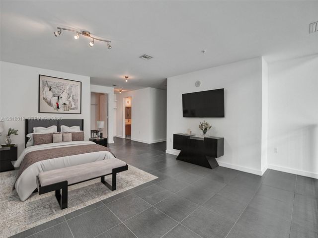 3301 NE 1st Ave M0503, Miami, FL 33137