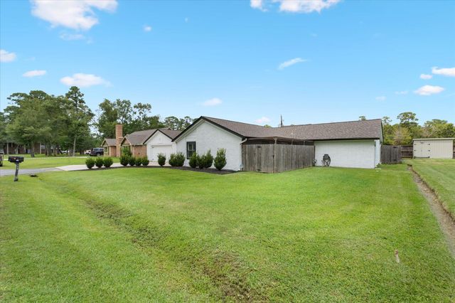 110 Dozent Lane, Baytown, TX 77521