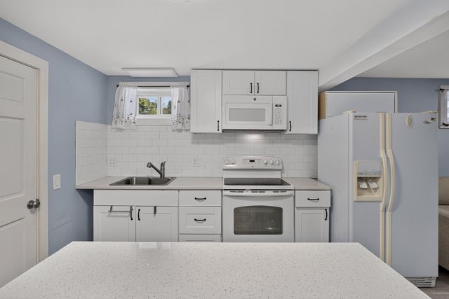 7 Sandy Hill Lane Unit A, Provincetown, MA 02657
