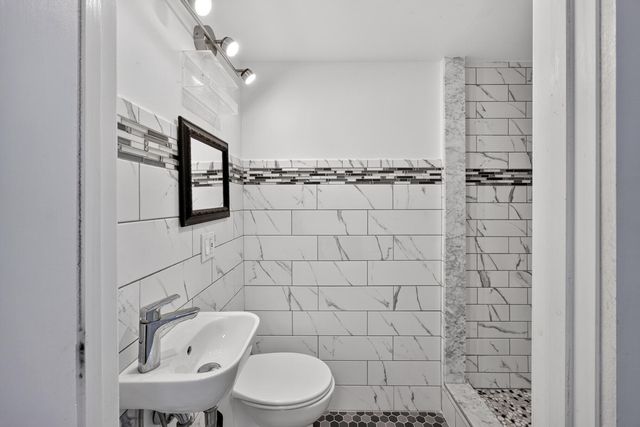 7 Sandy Hill Lane Unit A, Provincetown, MA 02657