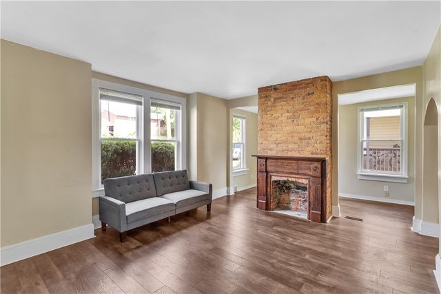 54 First St, North Irwin, PA 15642