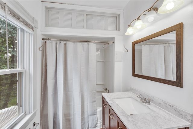 54 First St, North Irwin, PA 15642