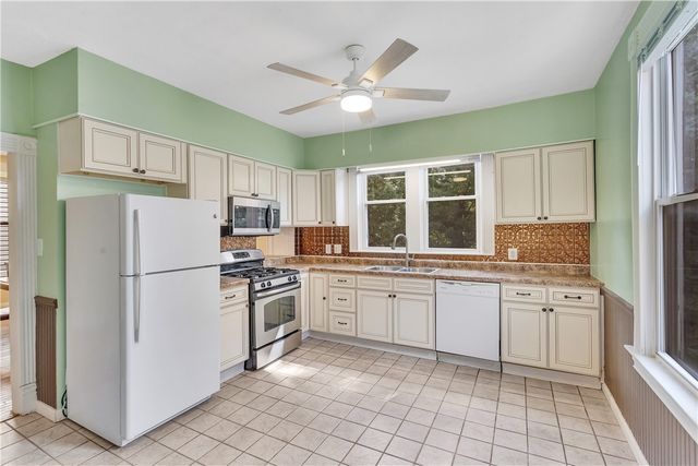 54 First St, North Irwin, PA 15642