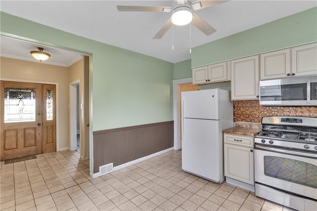 54 First St, North Irwin, PA 15642
