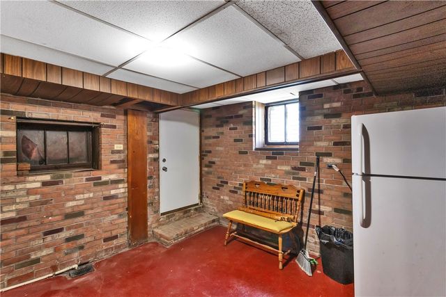 54 First St, North Irwin, PA 15642
