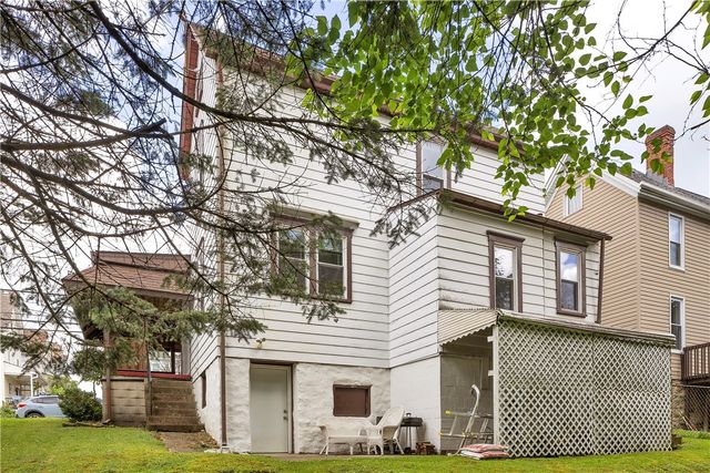 54 First St, North Irwin, PA 15642