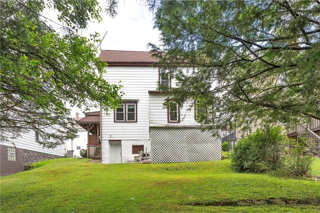54 First St, North Irwin, PA 15642