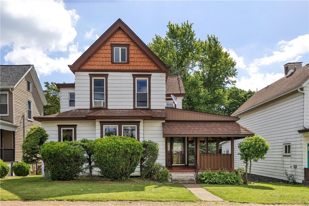 54 First St, North Irwin, PA 15642
