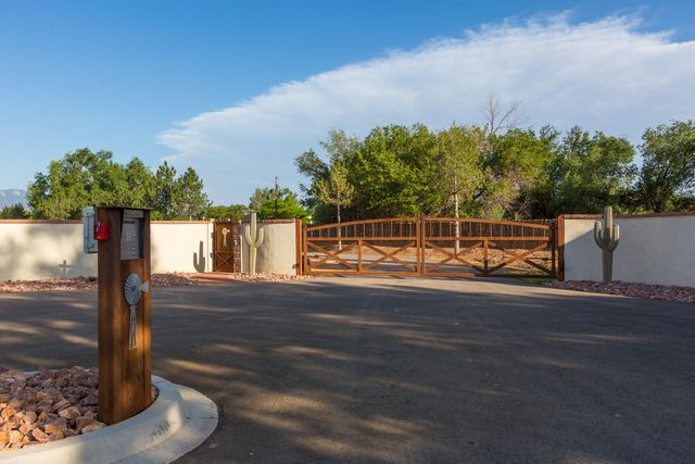420 Pueblito Road, Corrales, NM 87048