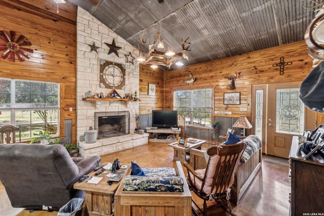 718 county road 466, Castroville, TX 78009