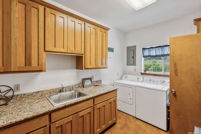 718 county road 466, Castroville, TX 78009