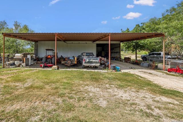 718 county road 466, Castroville, TX 78009