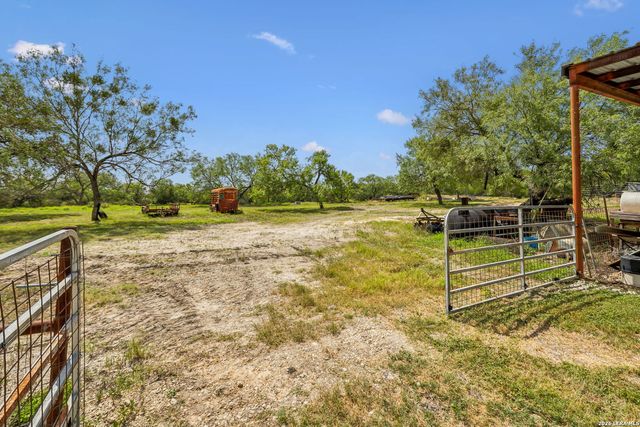 718 county road 466, Castroville, TX 78009