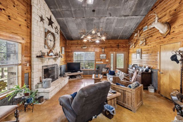 718 county road 466, Castroville, TX 78009