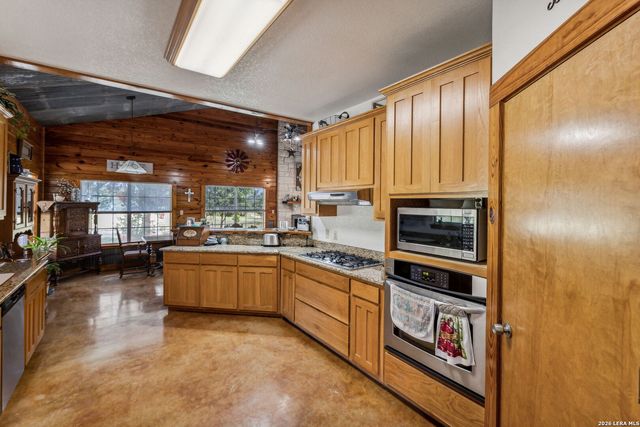 718 county road 466, Castroville, TX 78009