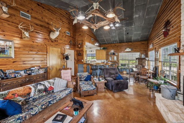 718 county road 466, Castroville, TX 78009