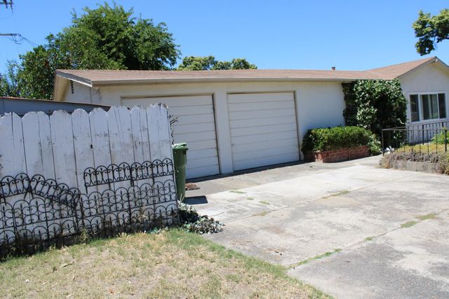 1525 Franklin Ave, Tracy, CA 95376