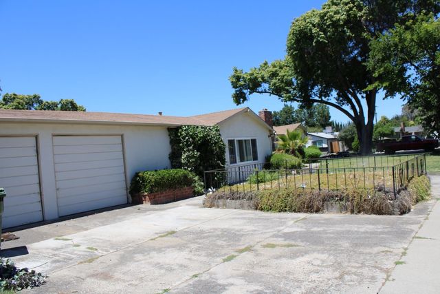 1525 Franklin Ave, Tracy, CA 95376