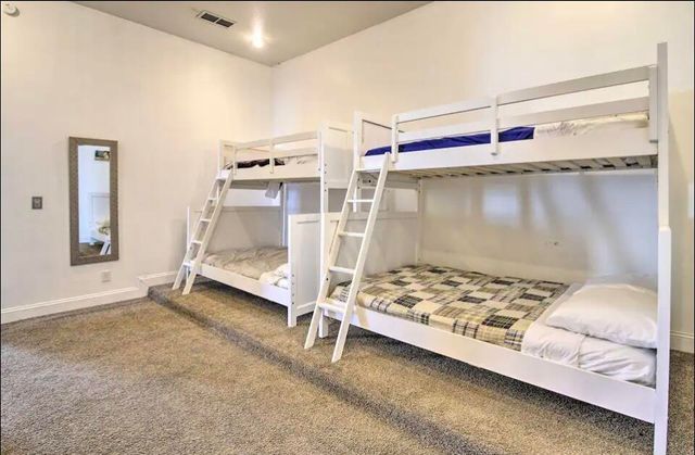 2001 N Broadway Avenue, Springfield, MO 65803