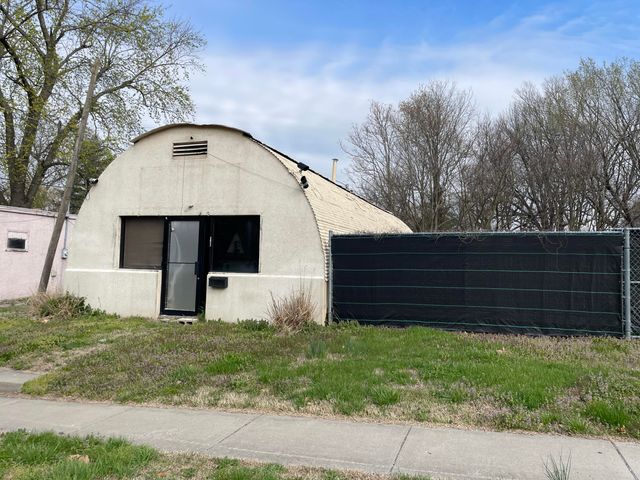 2001 N Broadway Avenue, Springfield, MO 65803