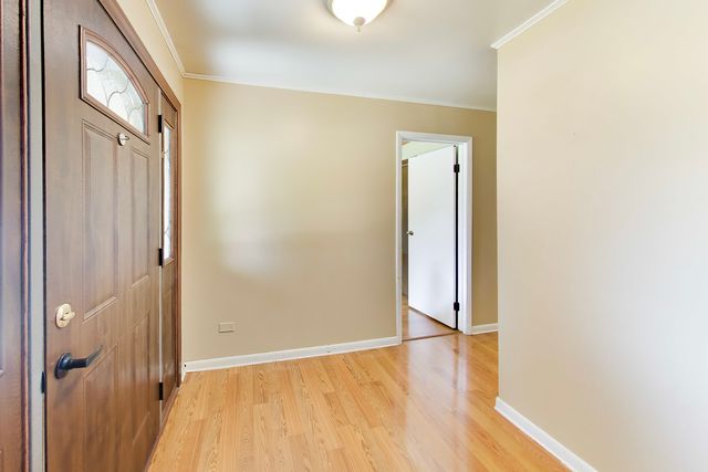 7420 Gladiola Avenue, Hanover Park, IL 60133