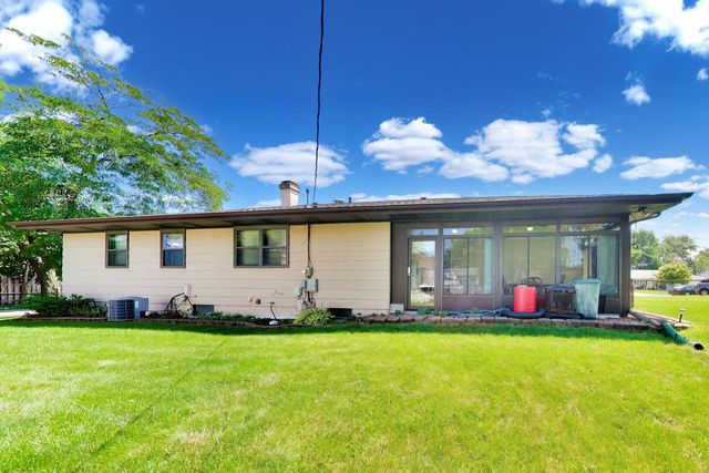 7420 Gladiola Avenue, Hanover Park, IL 60133