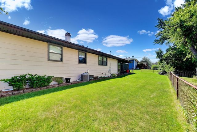 7420 Gladiola Avenue, Hanover Park, IL 60133