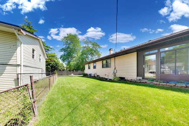 7420 Gladiola Avenue, Hanover Park, IL 60133