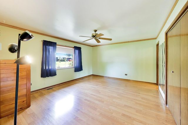 7420 Gladiola Avenue, Hanover Park, IL 60133