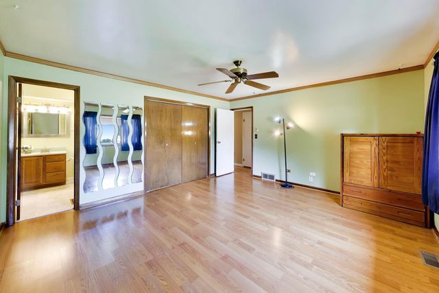 7420 Gladiola Avenue, Hanover Park, IL 60133