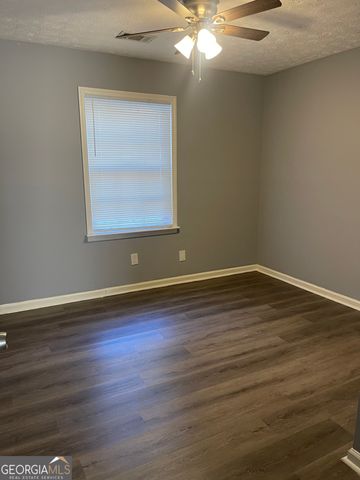 1233 Woodland Court SE, Conyers, GA 30013