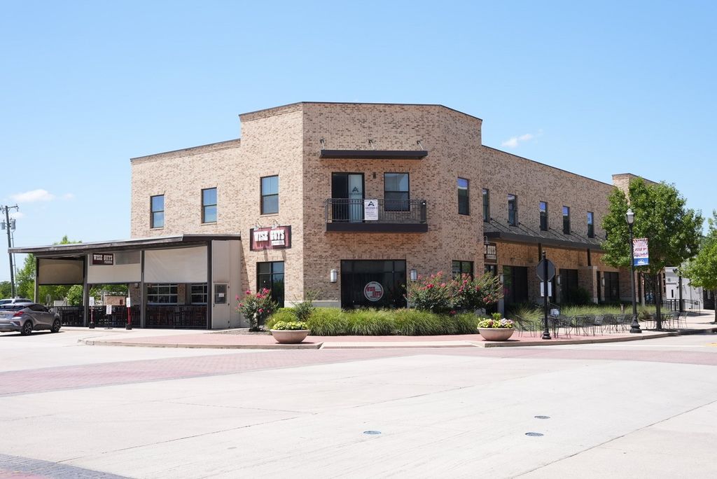 311 S Oak Street 275.10, Roanoke, TX 76262