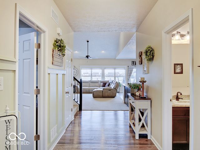 6911 W Rosewood Drive, Mccordsville, IN 46055