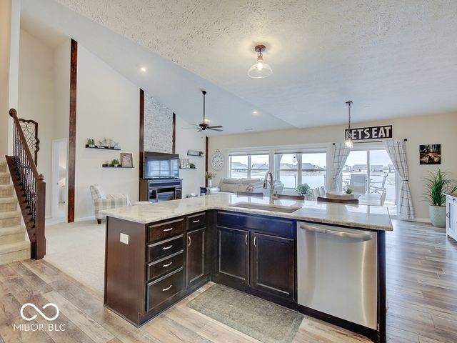 6911 W Rosewood Drive, Mccordsville, IN 46055