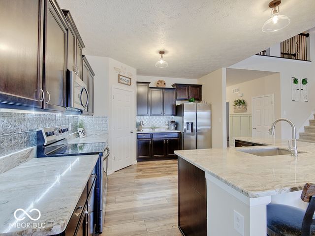 6911 W Rosewood Drive, Mccordsville, IN 46055