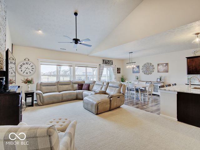 6911 W Rosewood Drive, Mccordsville, IN 46055