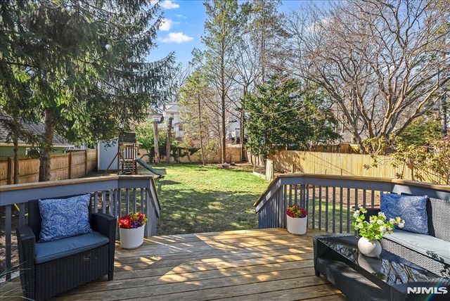 82 Essex Avenue, Glen Ridge, NJ 07028