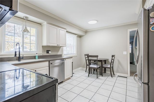 2 Park Bluff Way, Pittsford, NY 14534